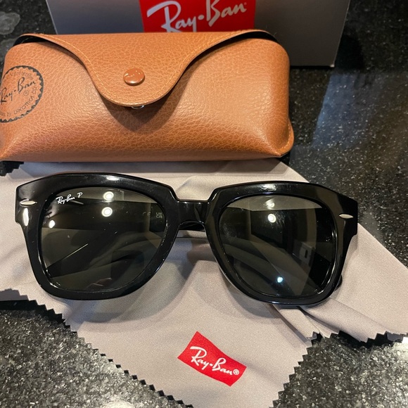 Ray-Ban State Street Sunglasses in Black NWT - Picture 12 of 12
